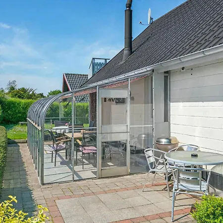 Perfect Setting For A Family By Sea