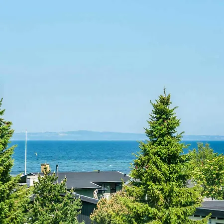 Perfect Setting For A Family By Sea